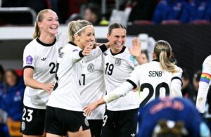 Frauen Nations League: Jubel Klara BŸhl (GER) nach ihrem Tor zum 1:0.