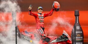 Marc Marquez jubelt nach einem MotoGP Sieg