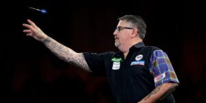Darts-Profi Gary Anderson wirft seine Pfeile