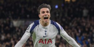 Joao Palhinha jubelt nach einem Tor für Tottenham