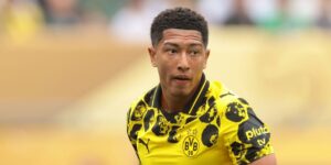 Jobe Bellingham im Trikot des BVB