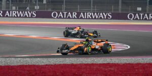 Lando Norris vor Max Verstappen beim F1 Rennen in Katar