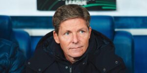 Crystal Palace Trainer Oliver Glasner auf der Trainerbank