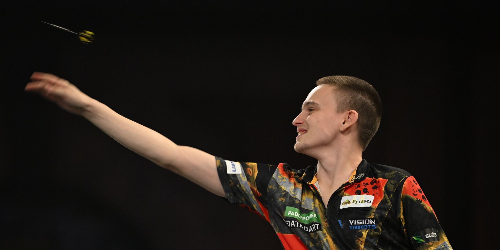 Ricardo Pietreczko bei einem Darts-Spiel 2025