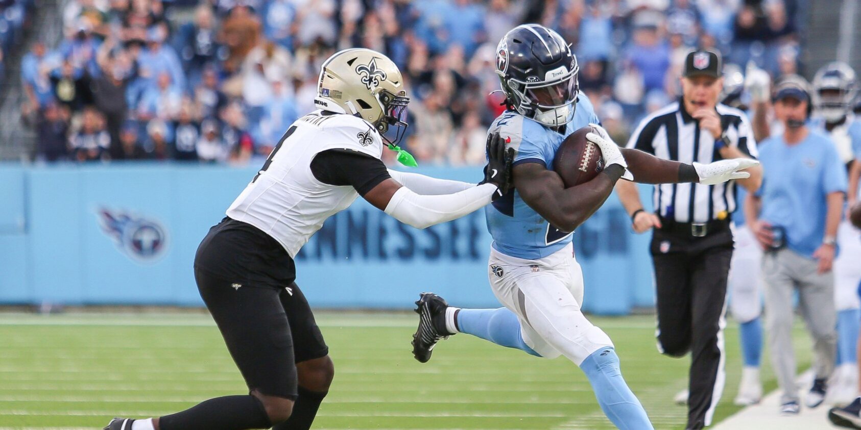 Tyjae-Spears erzielt einen Touchdown für die Tennessee Titans