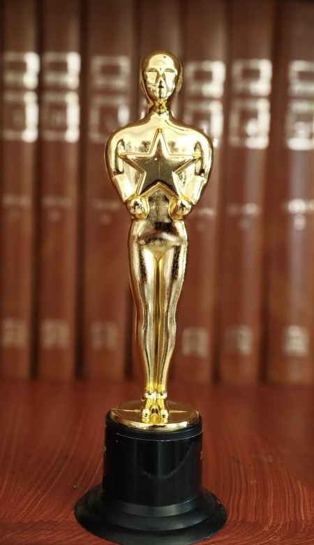 oscar movie trophy