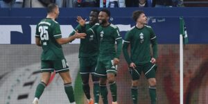 Spieler des FC Schalke jubeln nach einem Tor in der 2. Bundesliga