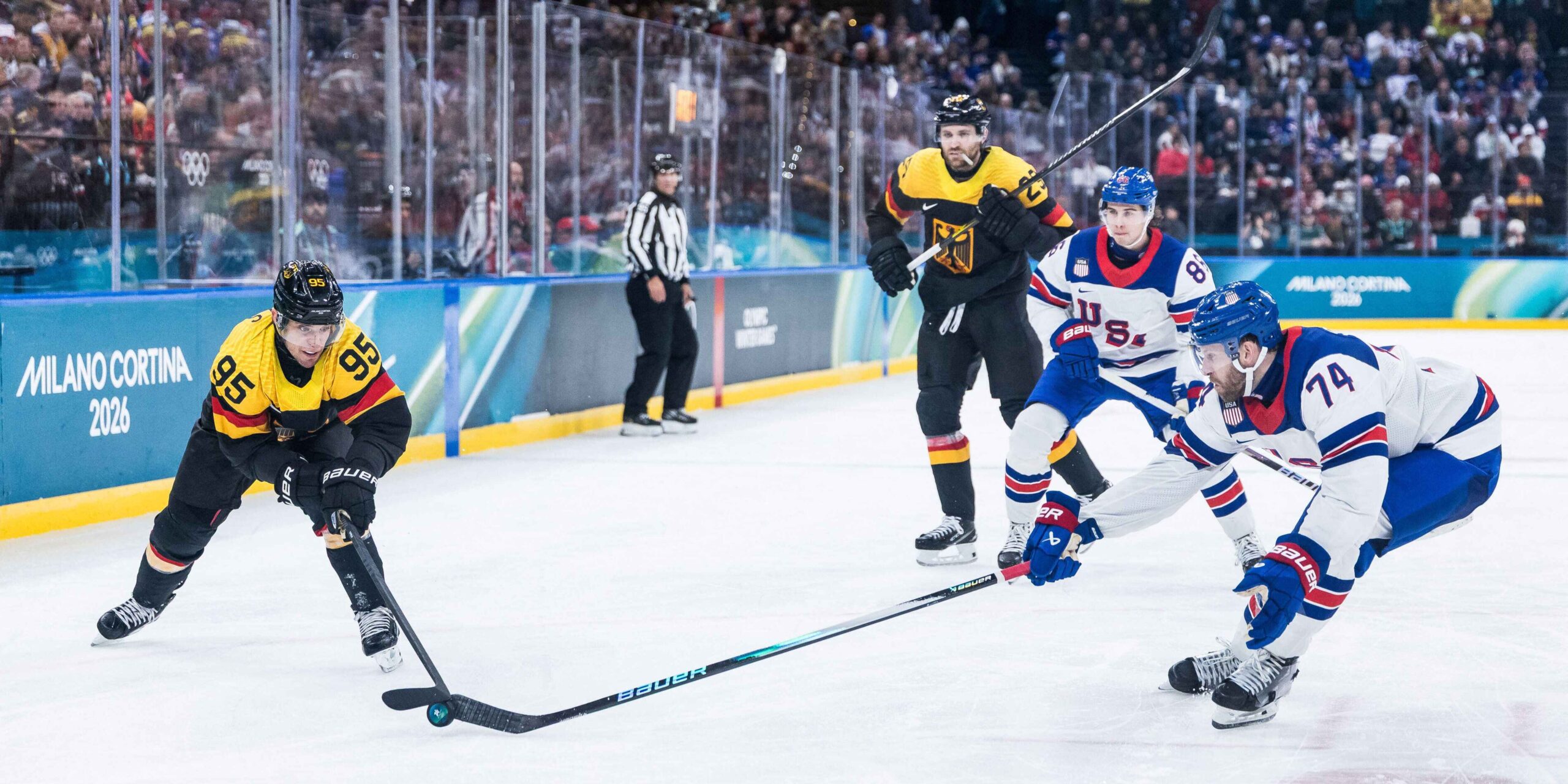Das US-Nationalteam im Eishockey bei den Olympischen Winterspielen 2026 gegen Deutschland
