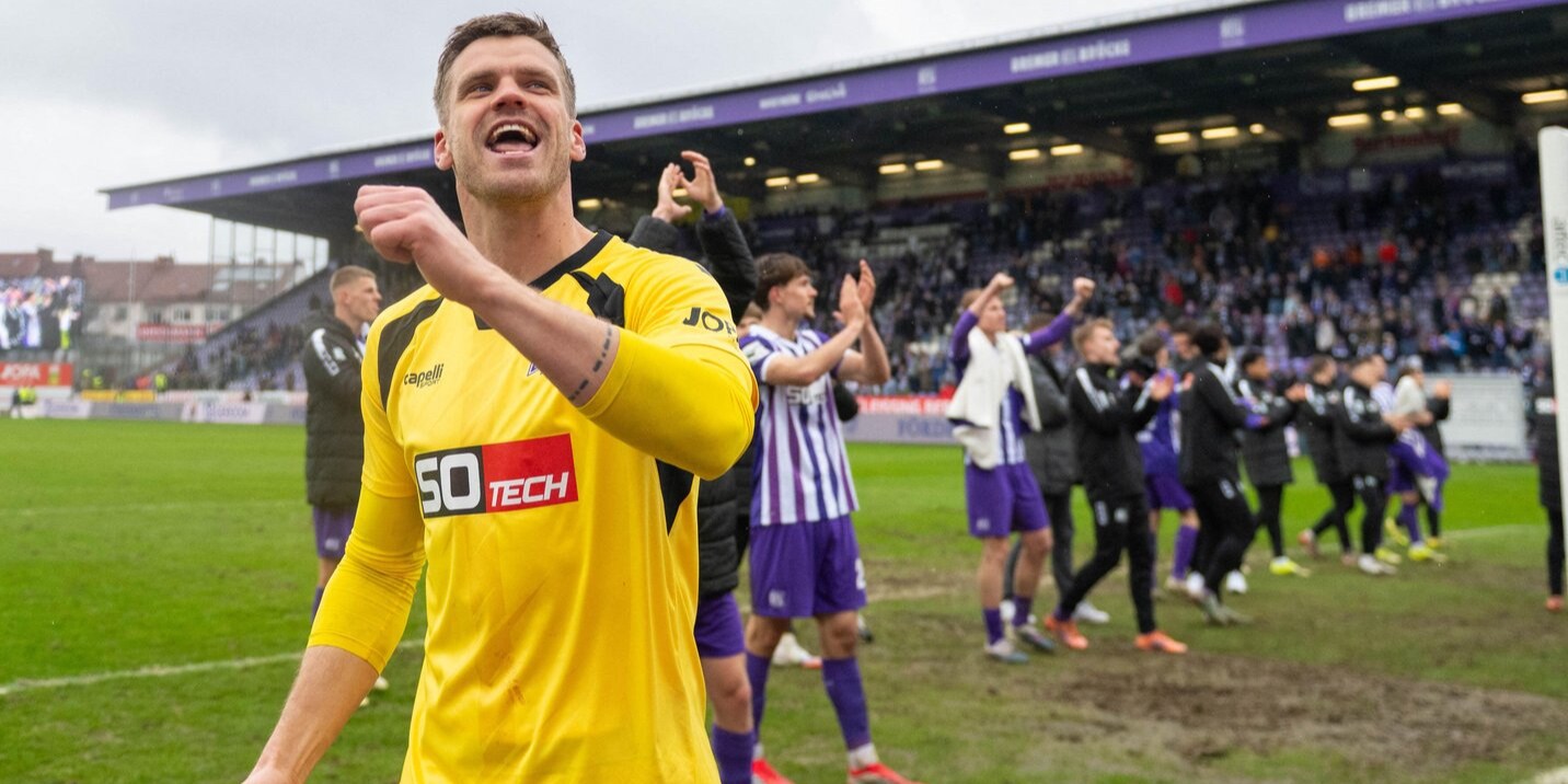 Spieler des VfL Osnabrück nach einem Sieg in der 3. Liga