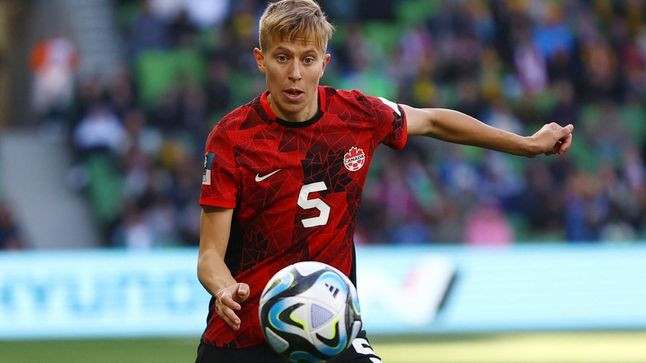 Klicke auf die Grafik für eine vergrößerte Ansicht

Name: quinn-die-spielerin-kanadas-hat-bei-der-wm-geschichte-geschrieben.jpg
Ansichten: 137
Größe: 58,0 KB
ID: 5378052